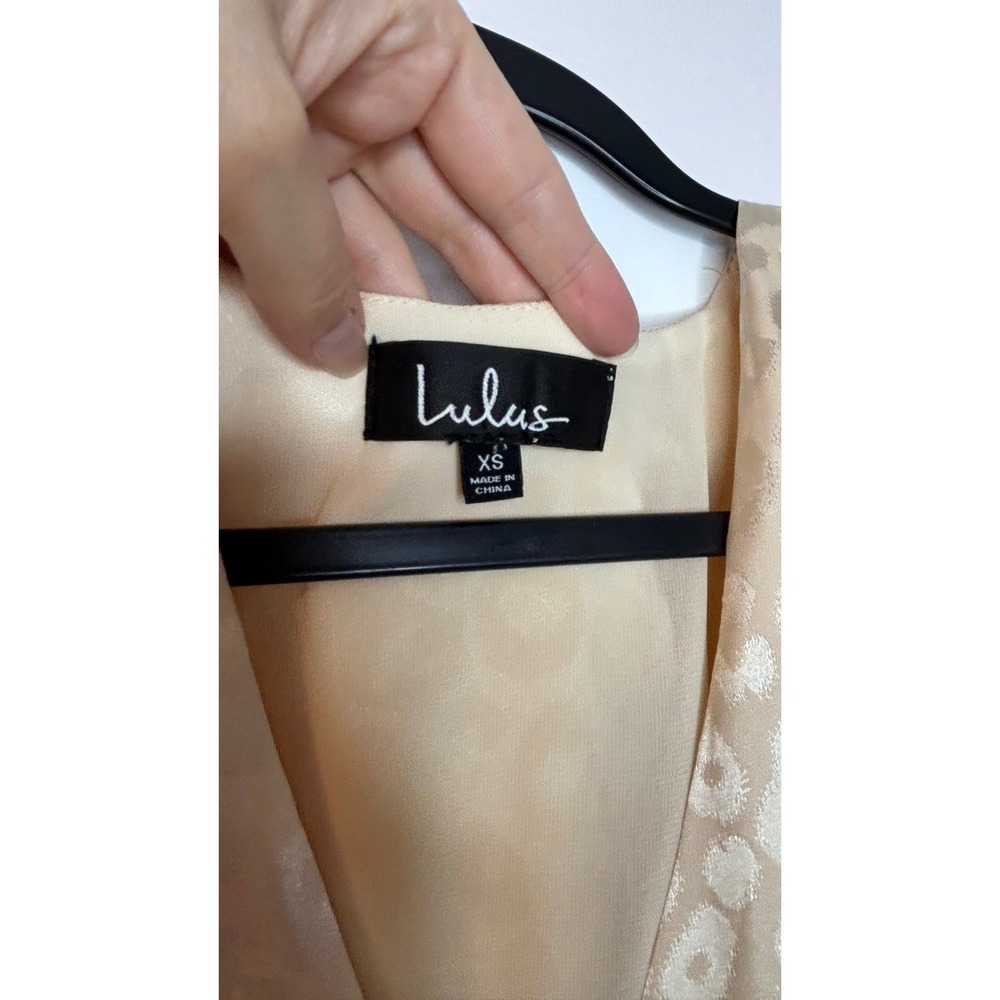 Lulus XS Dress Champagne Leopard Print V-Neck Puff Sleeve Midi‎ Party - Picture 2 of 3